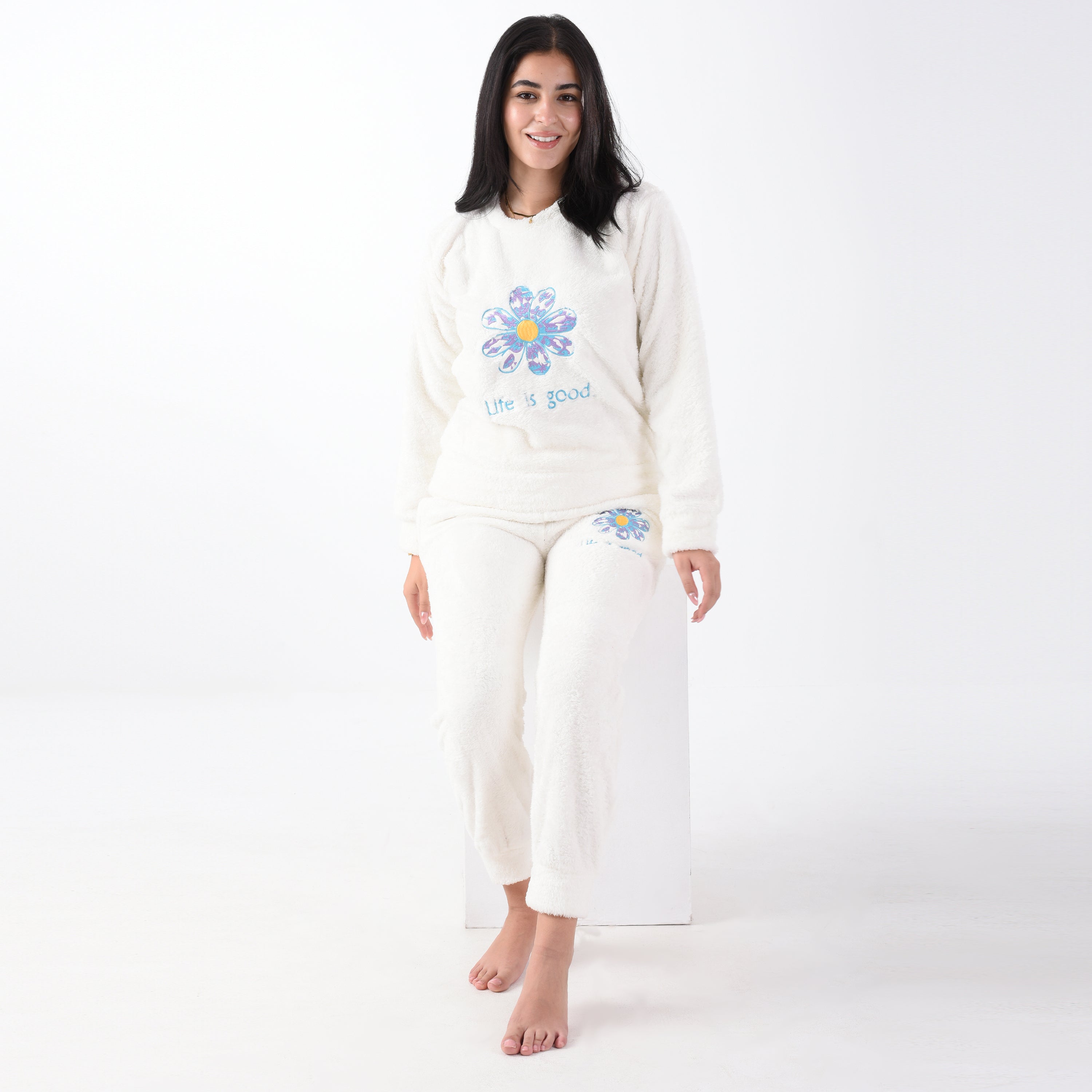 Two-Pieces White Fur Pajama with Rose Embroidery