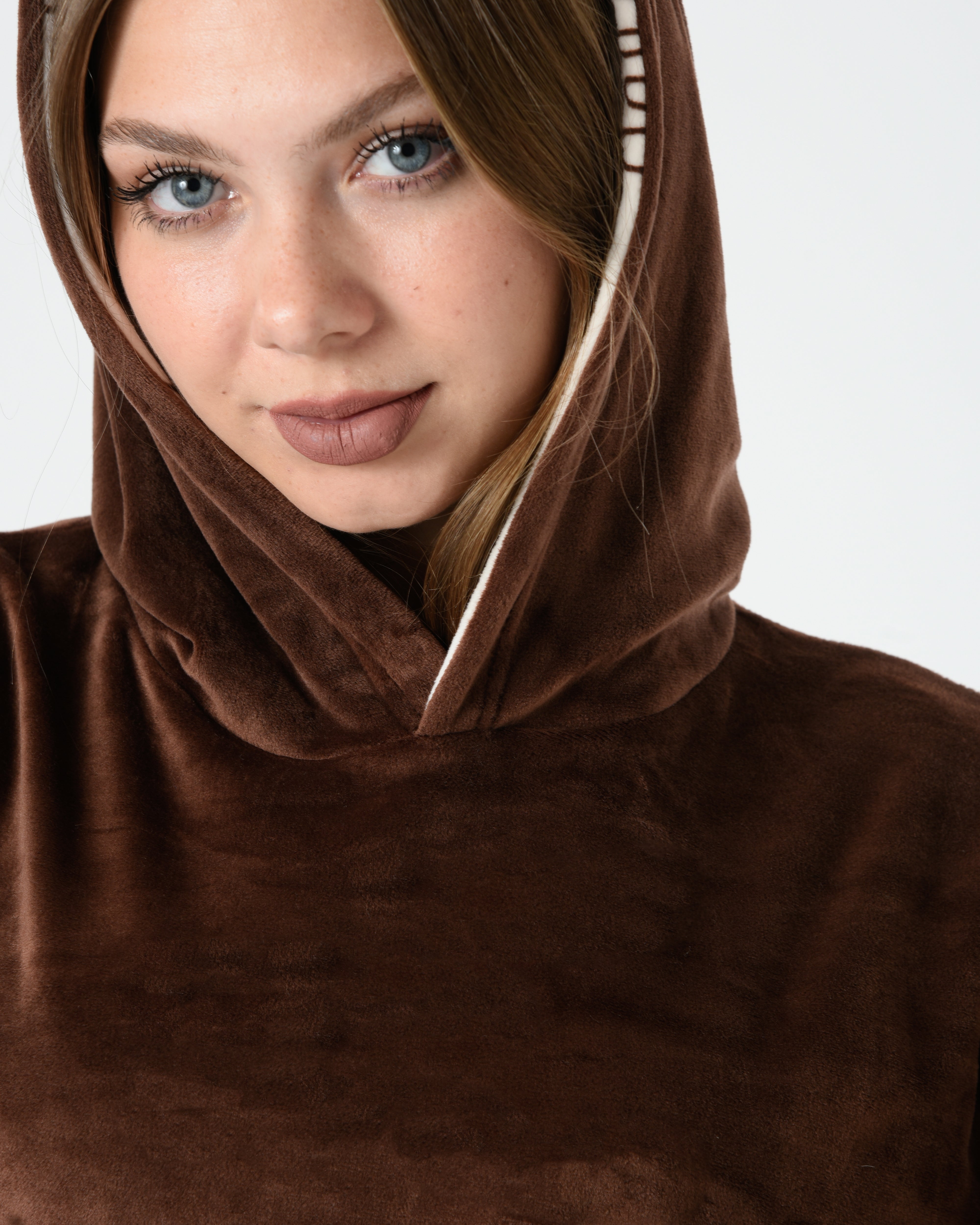 Women Winter Velvet Hoodie Pajama Set – Brown Soft Fabric & Printed Pants | Pyjamoda Cozy Homewear