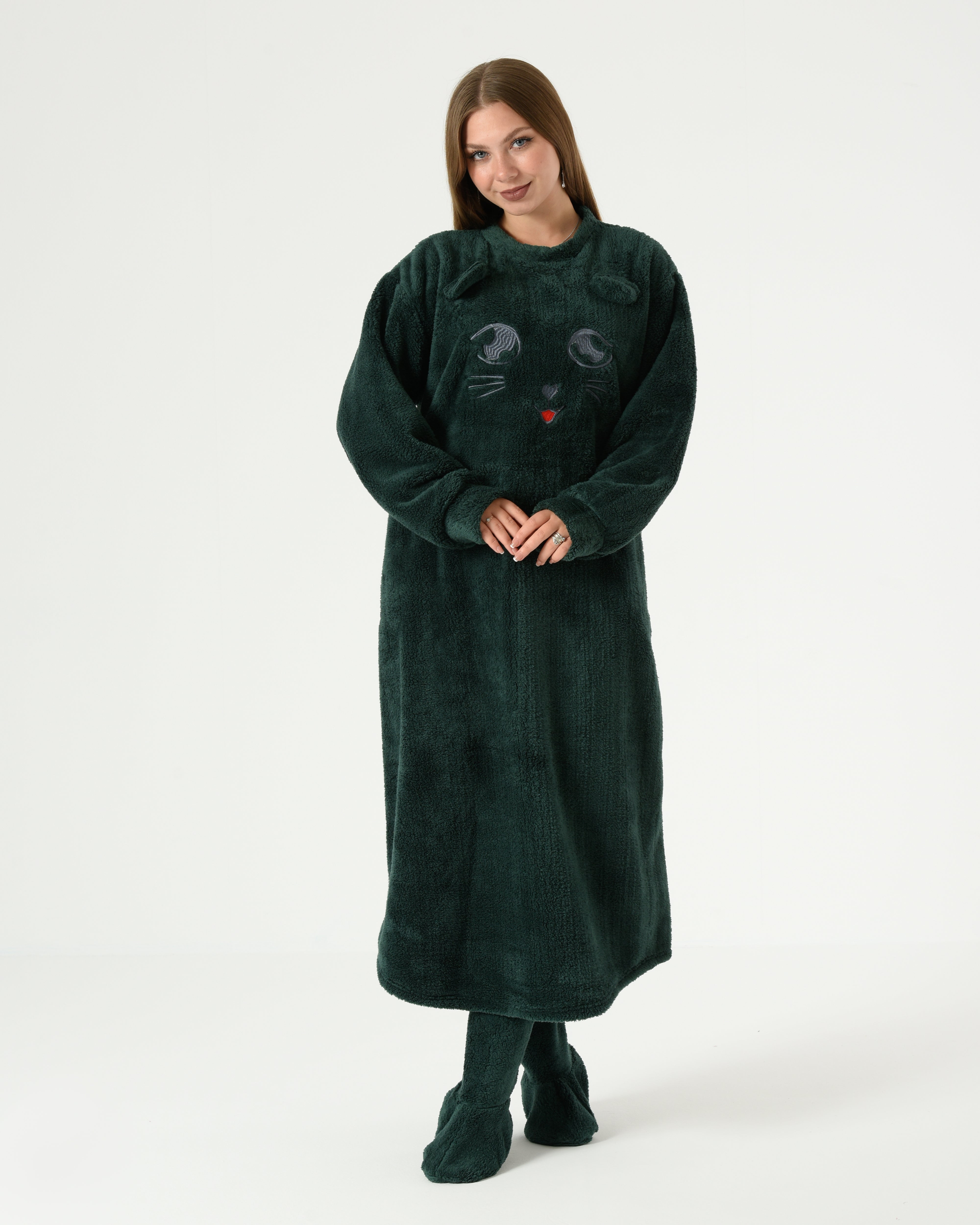 Women's Long Winter Fur Night-Shirt with Socks – Emerald green Cozy Homewear